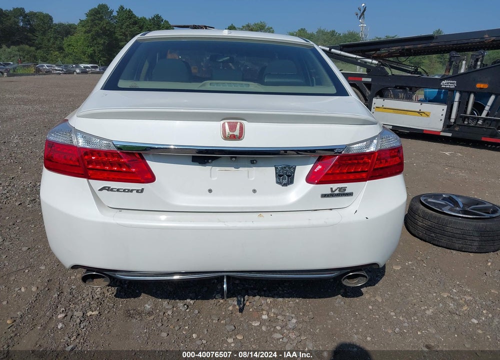 2015 HONDA ACCORD VIN: 1HGCR3F98FA037702