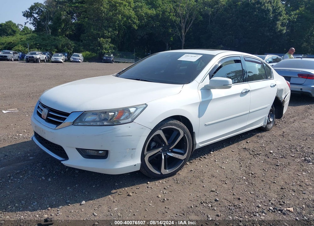 2015 HONDA ACCORD VIN: 1HGCR3F98FA037702