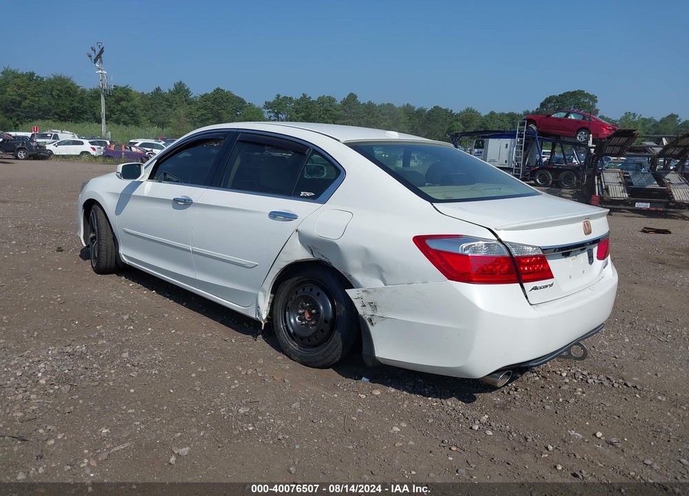 2015 HONDA ACCORD VIN: 1HGCR3F98FA037702