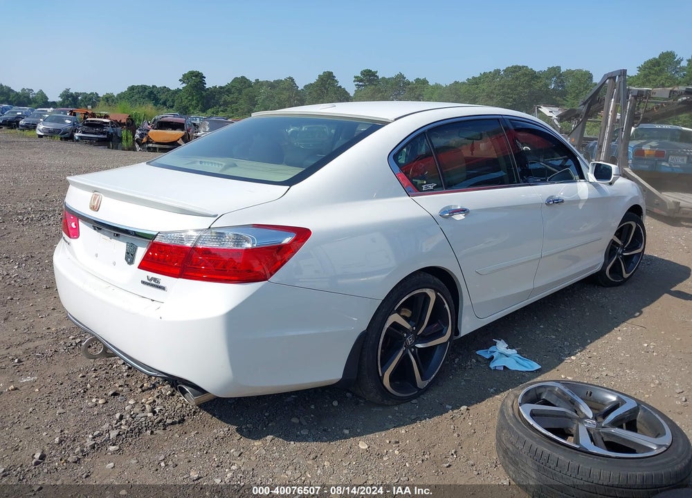 2015 HONDA ACCORD VIN: 1HGCR3F98FA037702