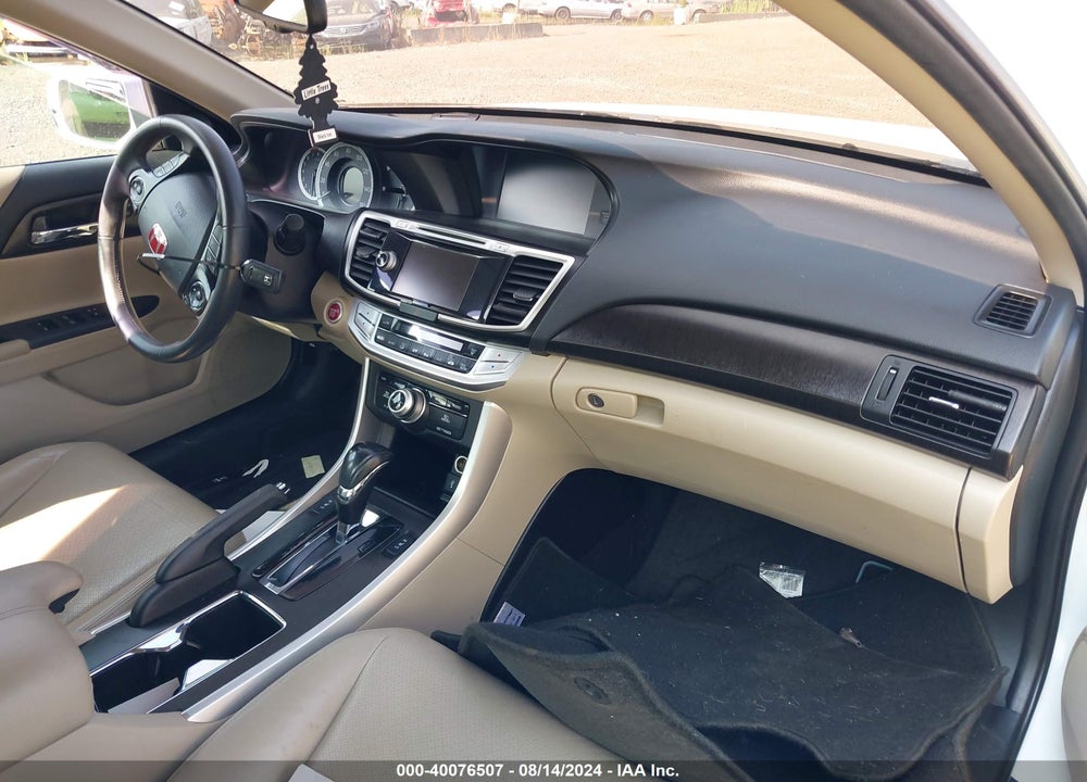 2015 HONDA ACCORD VIN: 1HGCR3F98FA037702