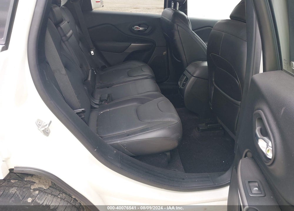 2019 JEEP CHEROKEE OVERLAND 4X4 VIN: 1C4PJMJX8KD250578