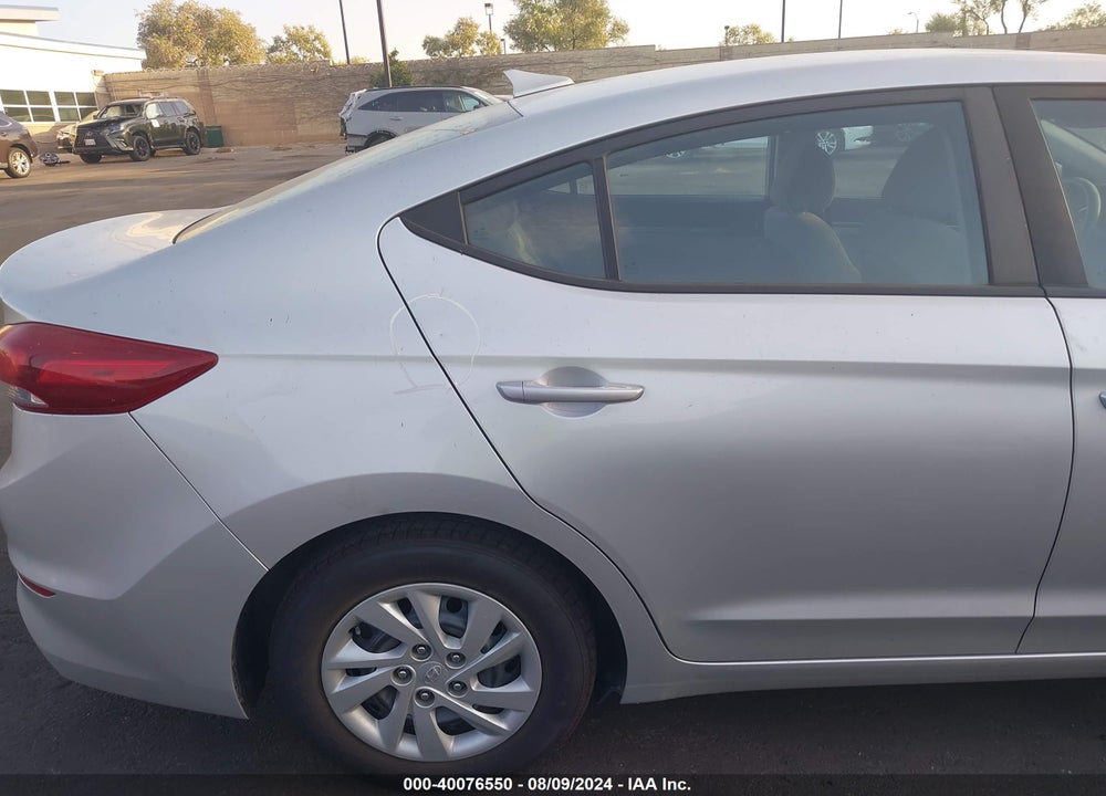 2017 HYUNDAI ELANTRA SE VIN: 5NPD74LF3HH180156