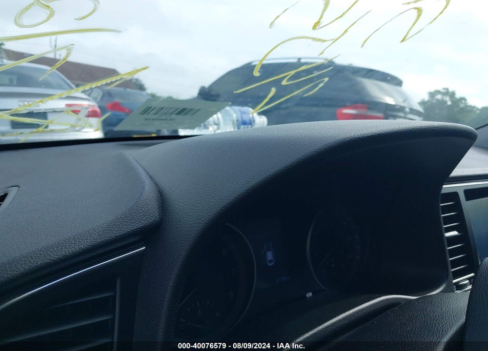 2018 HYUNDAI ELANTRA SEL VIN: 5NPD84LF5JH281217