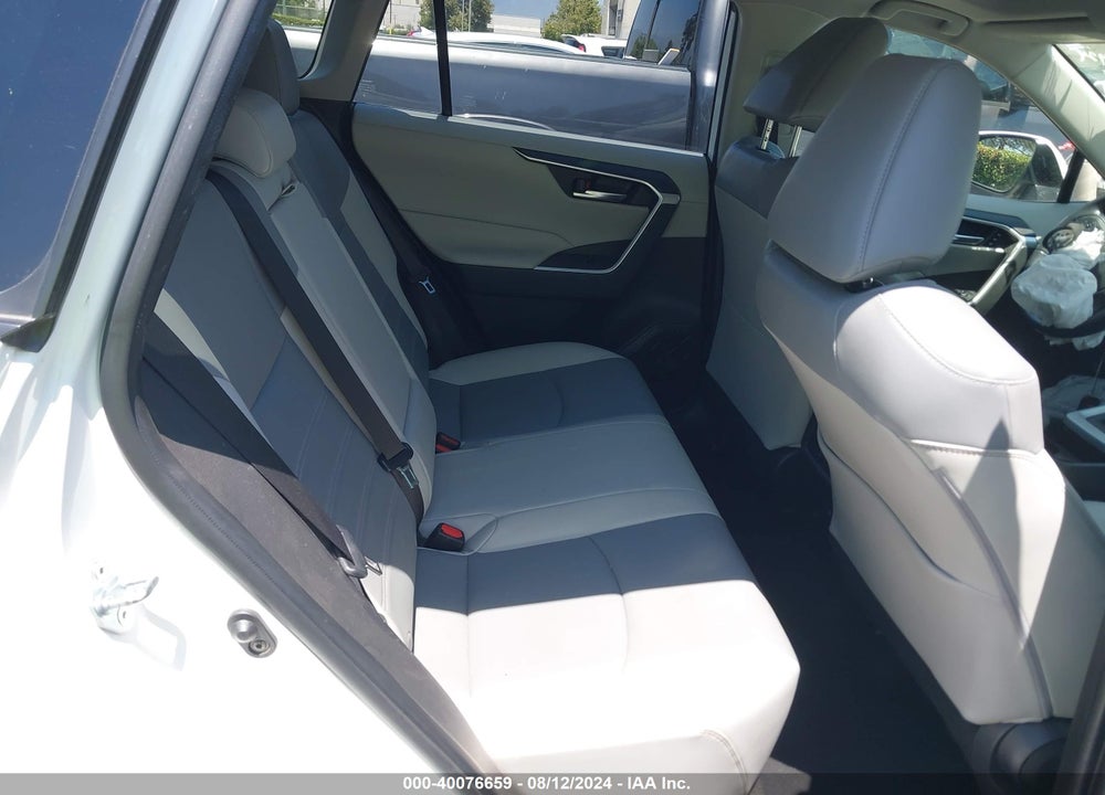 2020 TOYOTA RAV4 XLE PREMIUM VIN: JTMA1RFV4LD060000