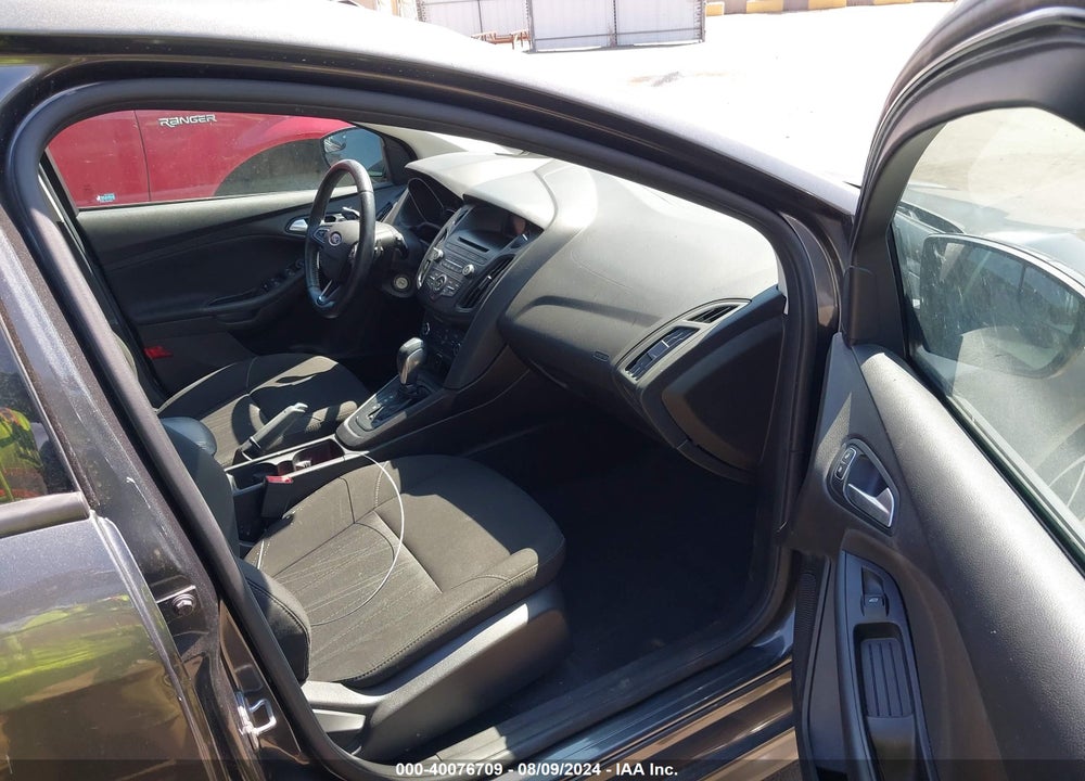 2016 FORD FOCUS SE VIN: 1FADP3K23GL362139