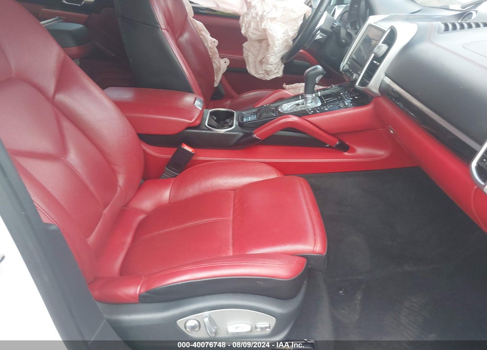 2017 PORSCHE CAYENNE PLATINUM EDITION VIN: WP1AA2A22HKA88562