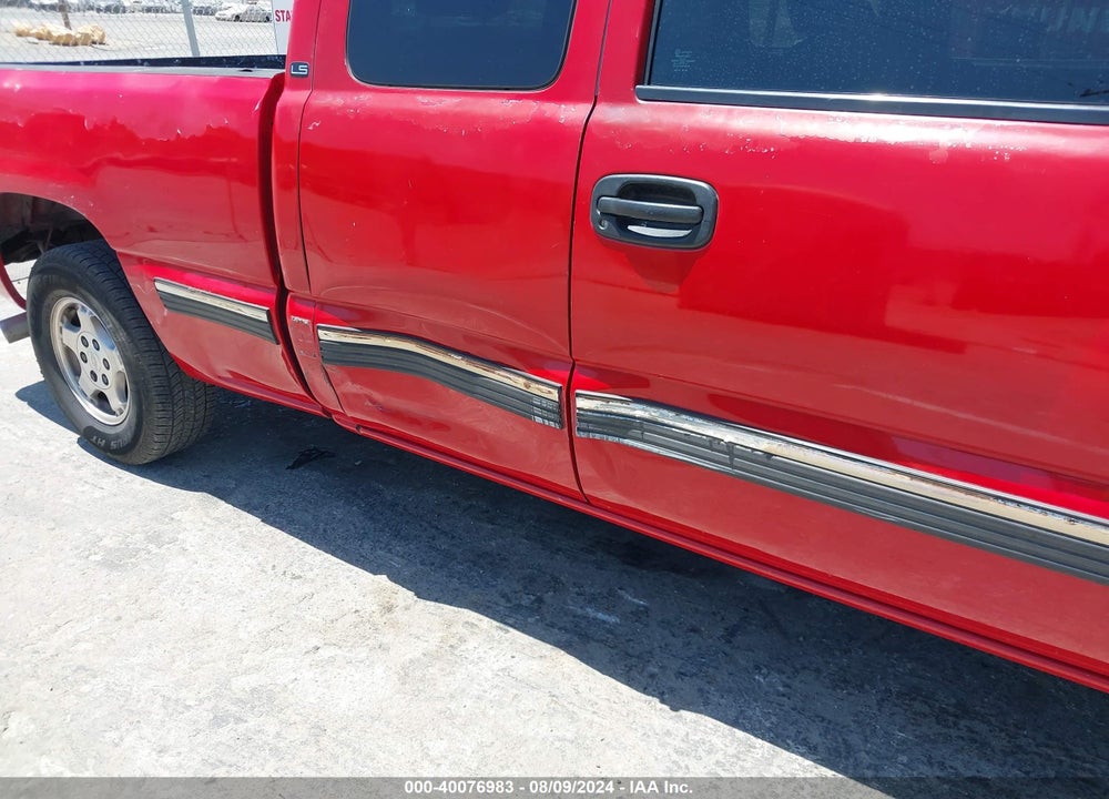 2001 CHEVROLET SILVERADO 1500 LS VIN: 2GCEC19T711386860