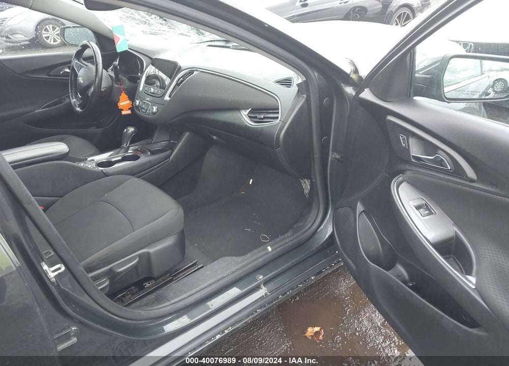 2018 CHEVROLET MALIBU LT VIN: 1G1ZD5ST2JF238925