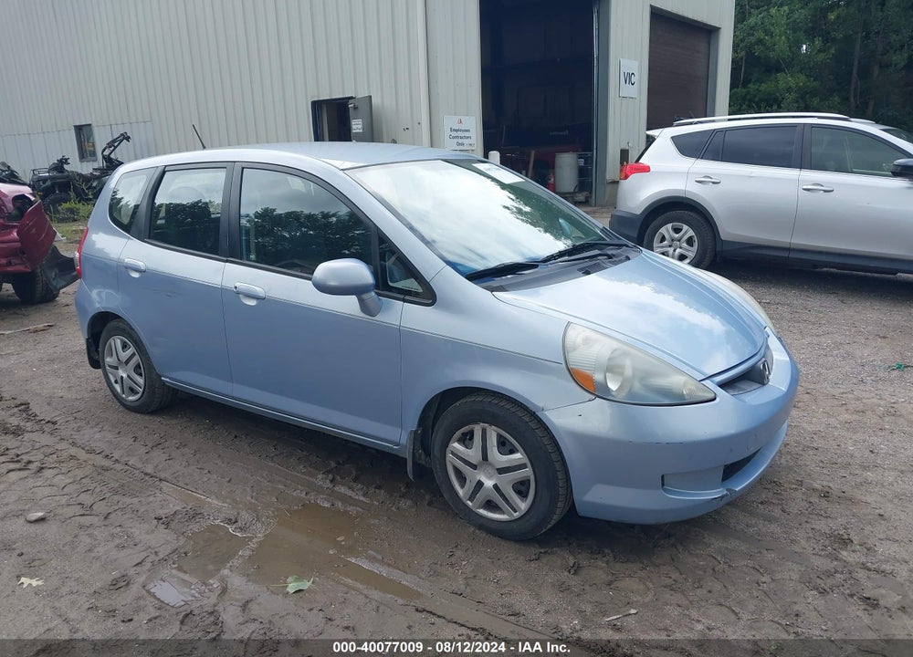 2008 HONDA FIT VIN: JHMGD37438S027639