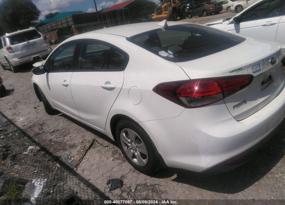 2018 KIA FORTE LX VIN: 3KPFK4A78JE228781