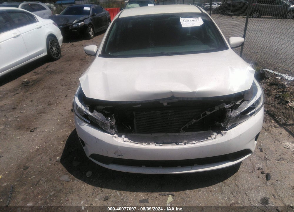 2018 KIA FORTE LX VIN: 3KPFK4A78JE228781