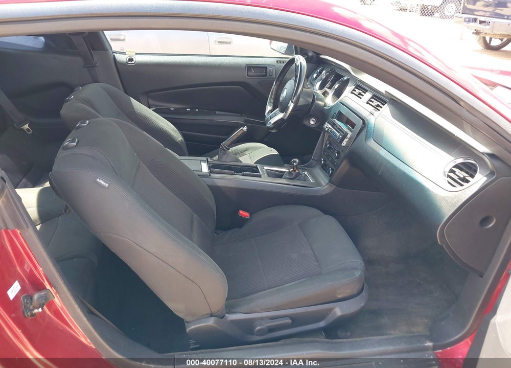 2014 FORD MUSTANG V6 VIN: 1ZVBP8AM6E5261807