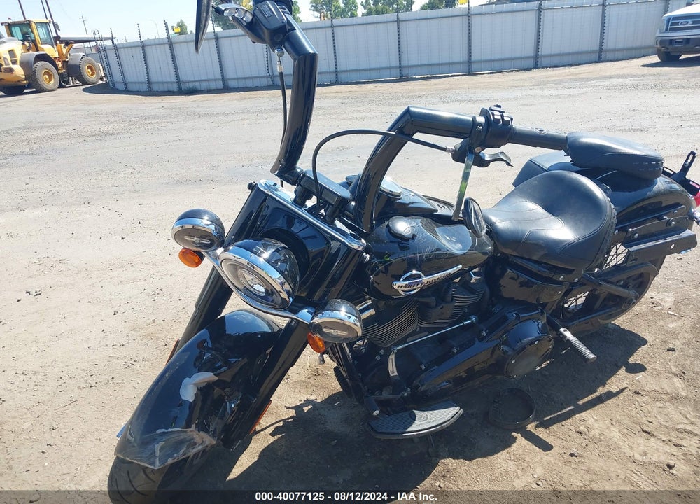 2018 HARLEY-DAVIDSON FLHC HERITAGE CLASSIC VIN: 1HD1YAJ12JC083228