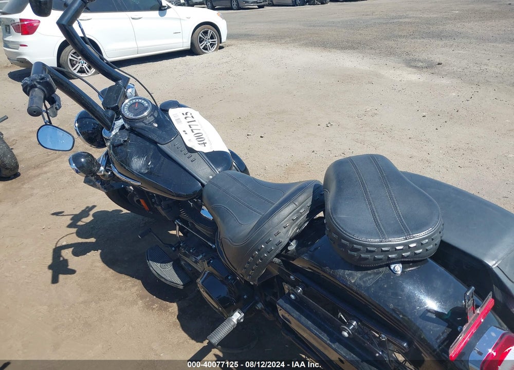 2018 HARLEY-DAVIDSON FLHC HERITAGE CLASSIC VIN: 1HD1YAJ12JC083228