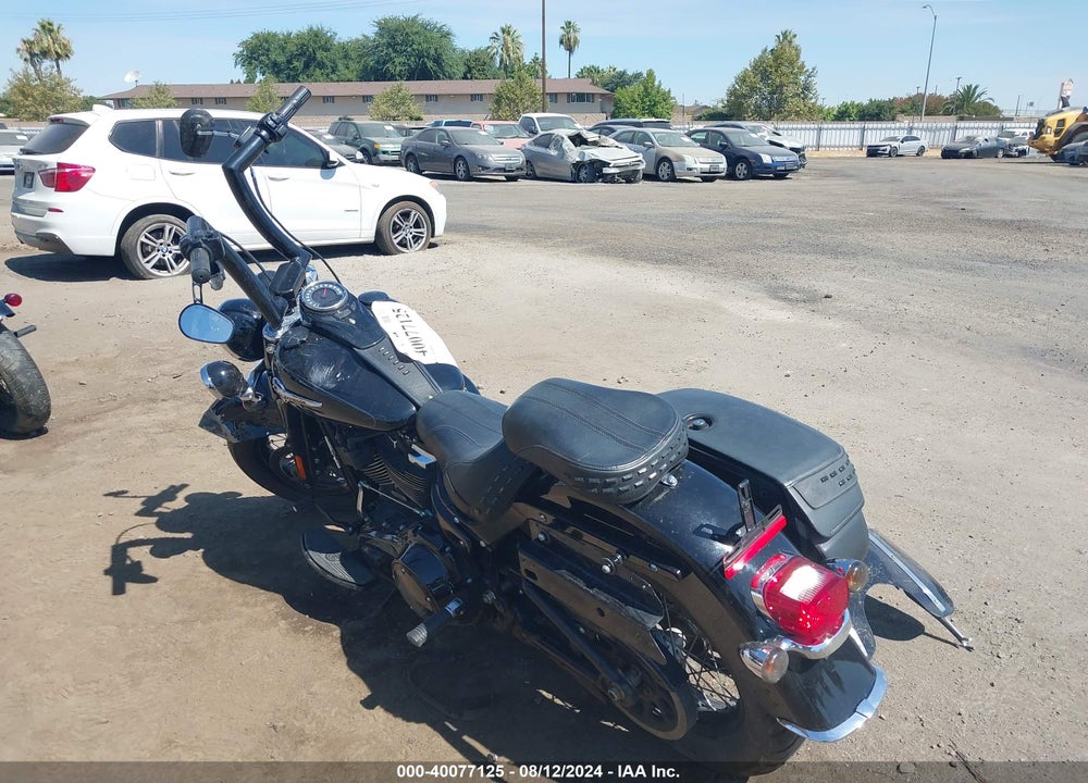 2018 HARLEY-DAVIDSON FLHC HERITAGE CLASSIC VIN: 1HD1YAJ12JC083228