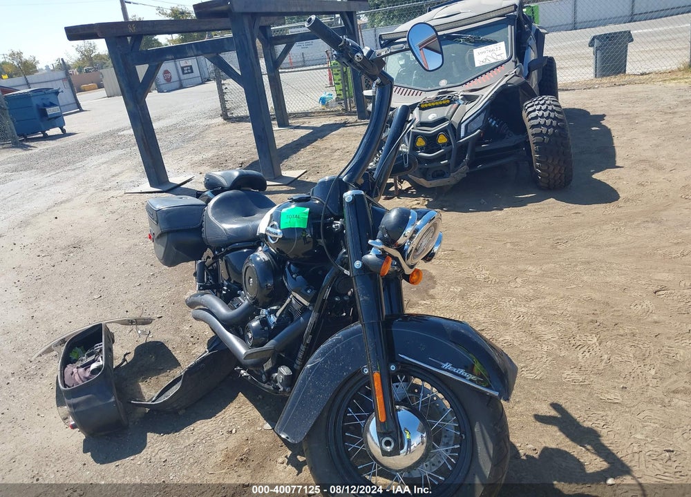2018 HARLEY-DAVIDSON FLHC HERITAGE CLASSIC VIN: 1HD1YAJ12JC083228