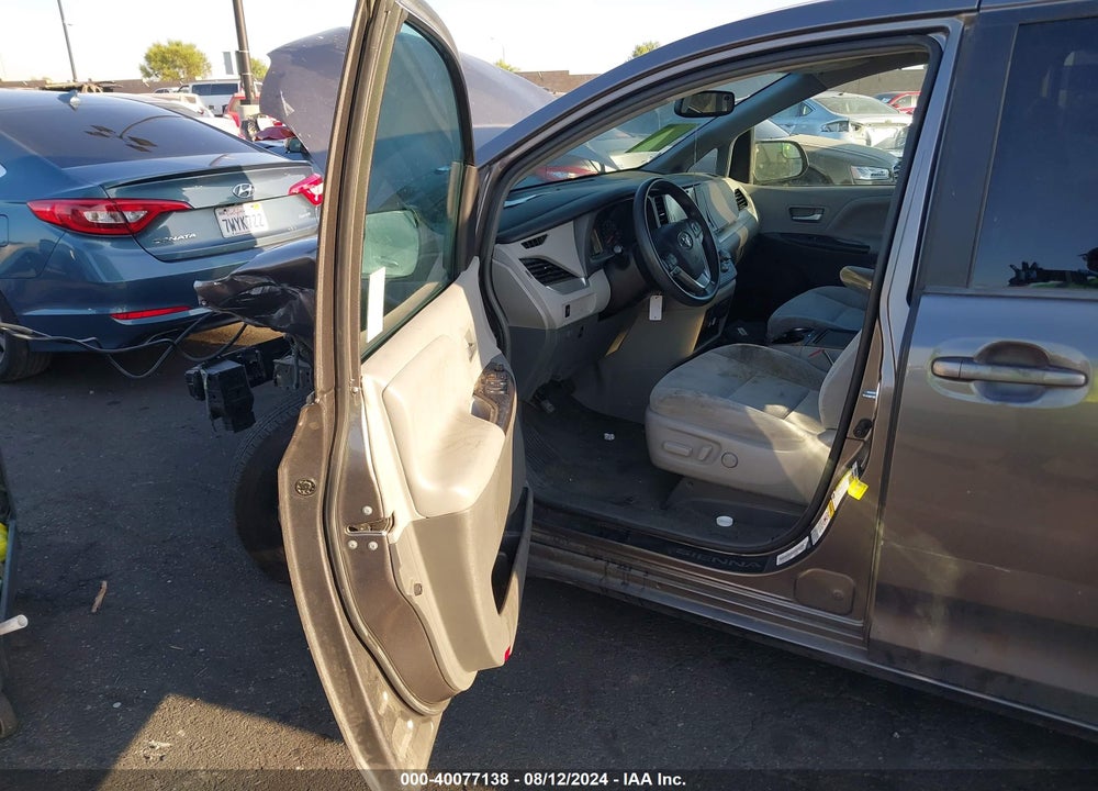 2017 TOYOTA SIENNA LE 8 PASSENGER VIN: 5TDKZ3DC9HS875414