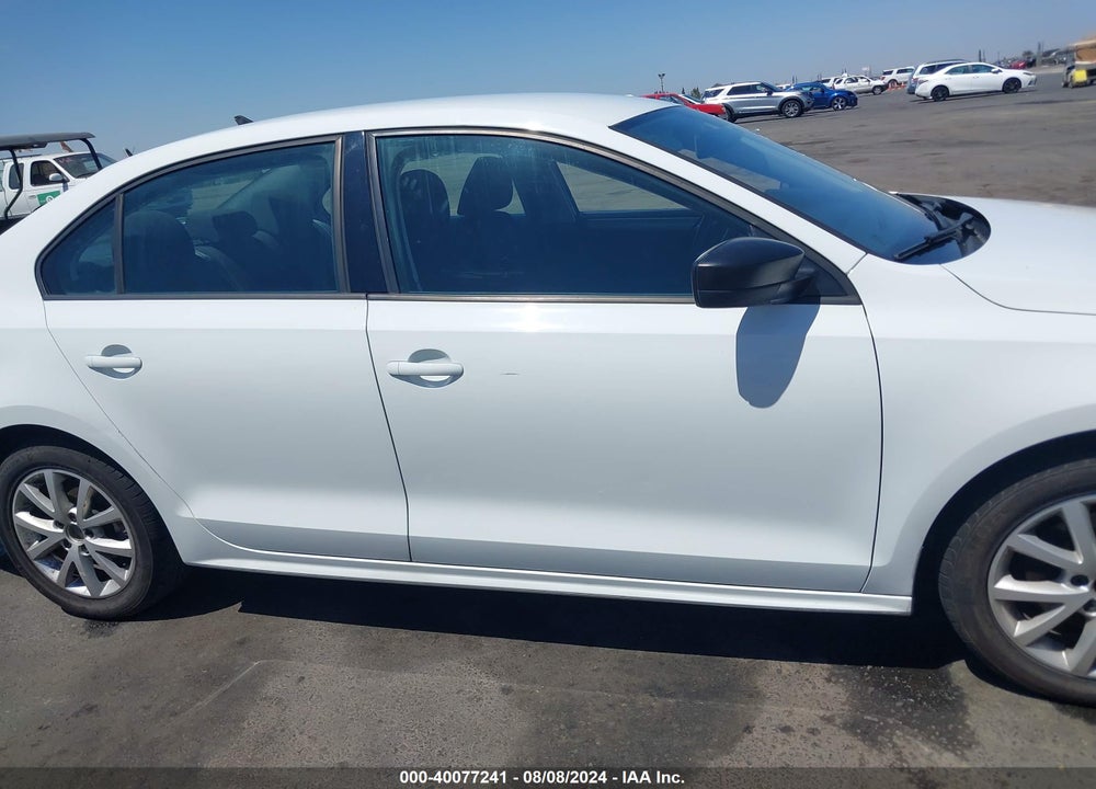 2015 VOLKSWAGEN JETTA 1.8T SE VIN: 3VWD17AJ3FM237616