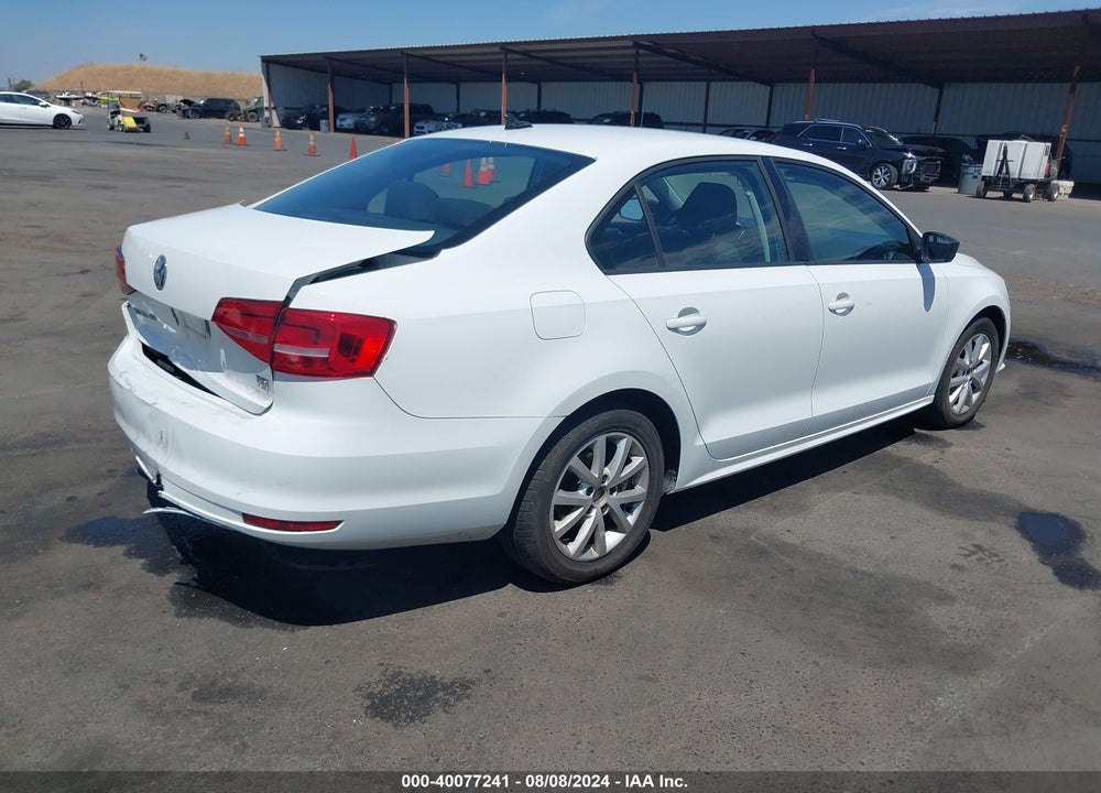 2015 VOLKSWAGEN JETTA 1.8T SE VIN: 3VWD17AJ3FM237616