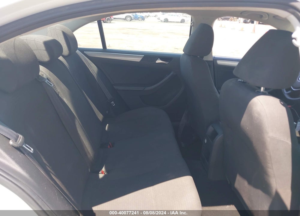 2015 VOLKSWAGEN JETTA 1.8T SE VIN: 3VWD17AJ3FM237616