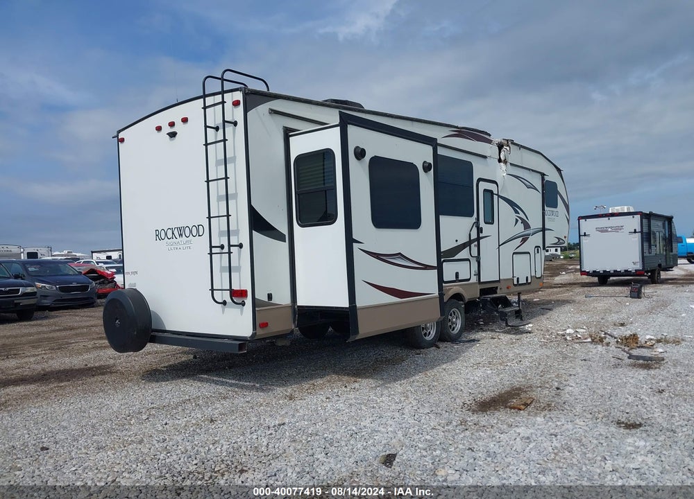 2018 FOREST RIVER ROCKWOOD 8298WS VIN: 4X4FRLE2XJ1877905