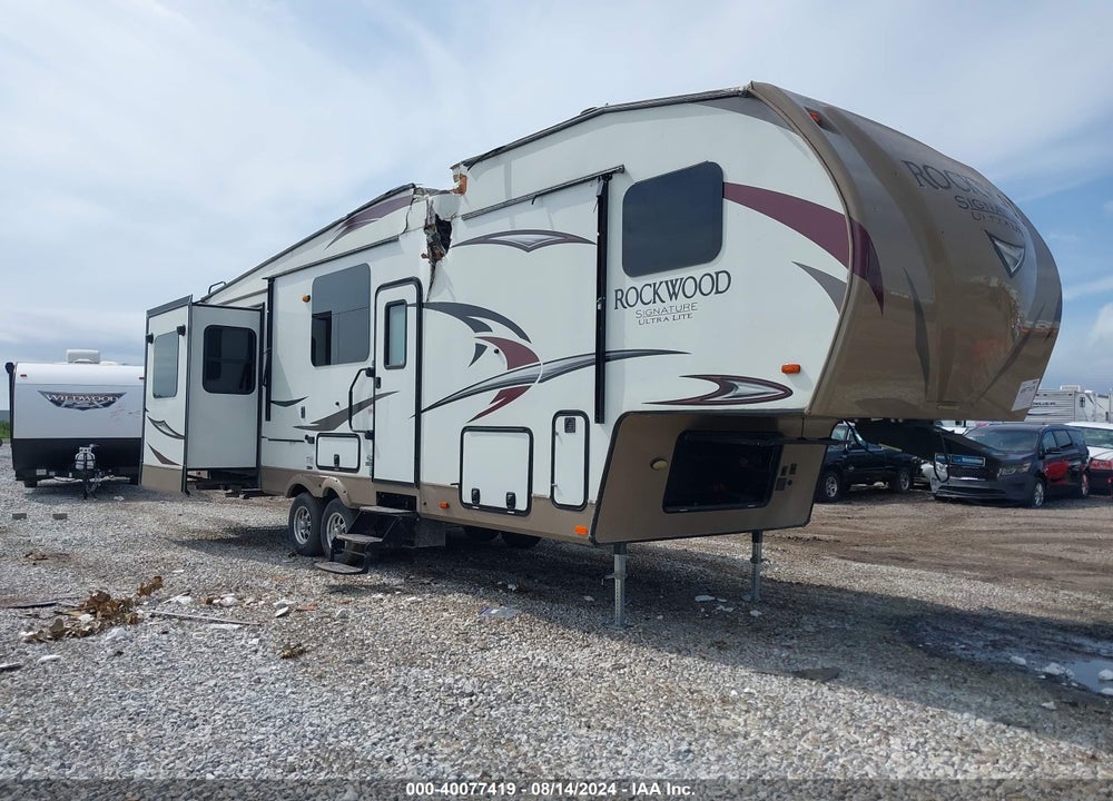2018 FOREST RIVER ROCKWOOD 8298WS VIN: 4X4FRLE2XJ1877905