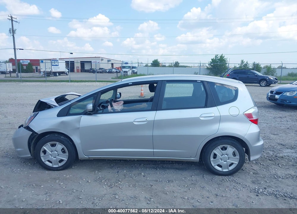 2012 HONDA FIT VIN: JHMGE8H32CC005330