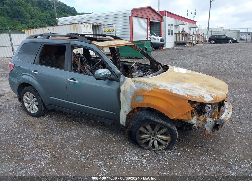 2013 SUBARU FORESTER 2.5X PREMIUM VIN: JF2SHADC2DH441178