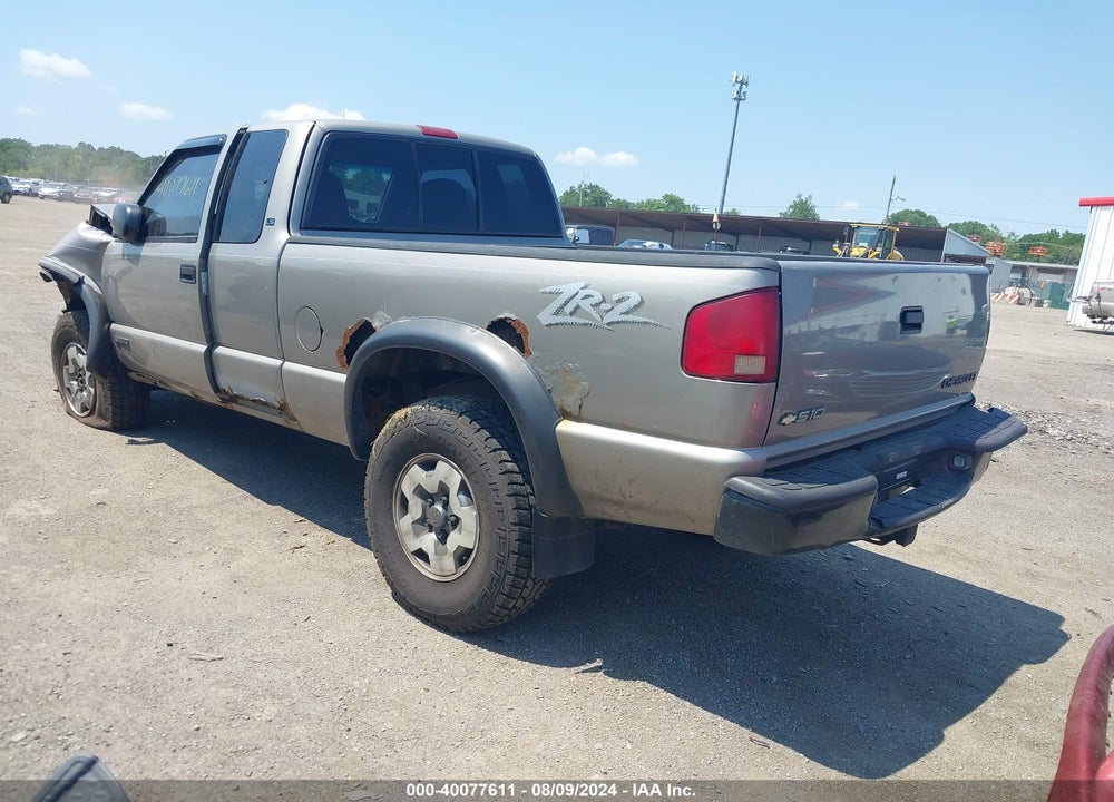 2002 CHEVROLET S-10 LS VIN: 1GCCT19W828222159