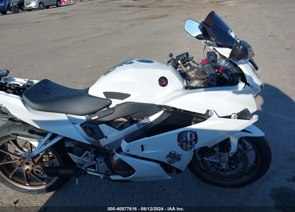 2014 HONDA VFR800 F VIN: JH2RC7913EK000726