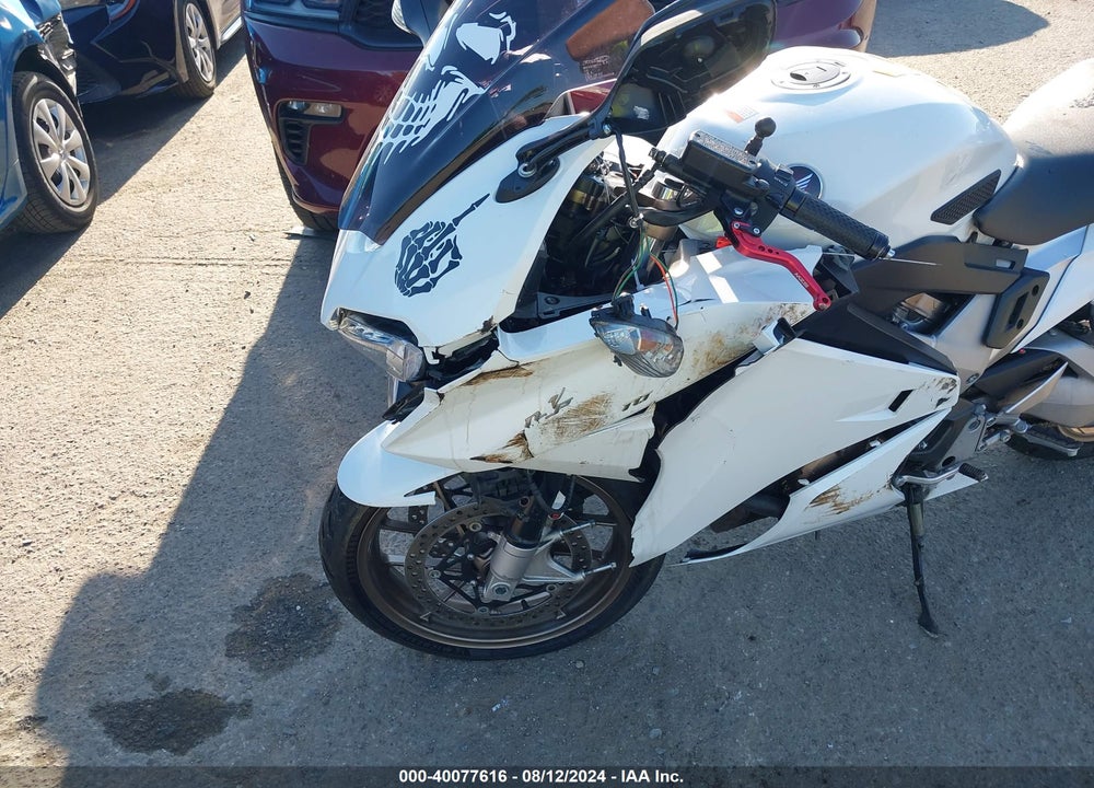 2014 HONDA VFR800 F VIN: JH2RC7913EK000726