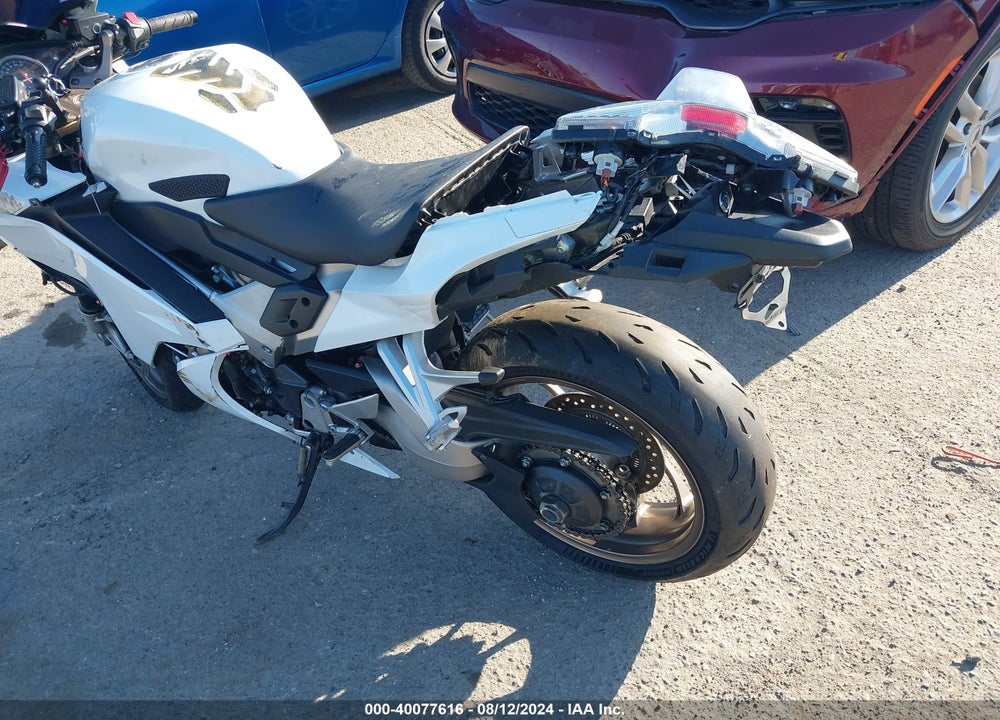 2014 HONDA VFR800 F VIN: JH2RC7913EK000726