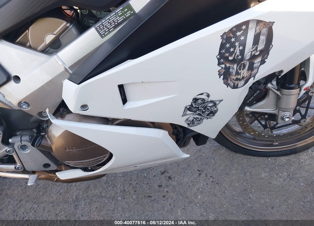 2014 HONDA VFR800 F VIN: JH2RC7913EK000726
