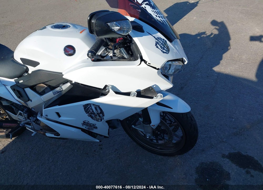 2014 HONDA VFR800 F VIN: JH2RC7913EK000726