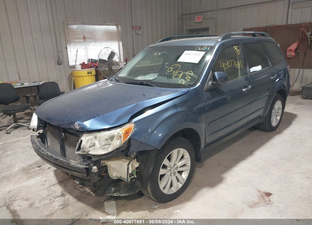 2013 SUBARU FORESTER 2.5X PREMIUM VIN: JF2SHADC0DH424752