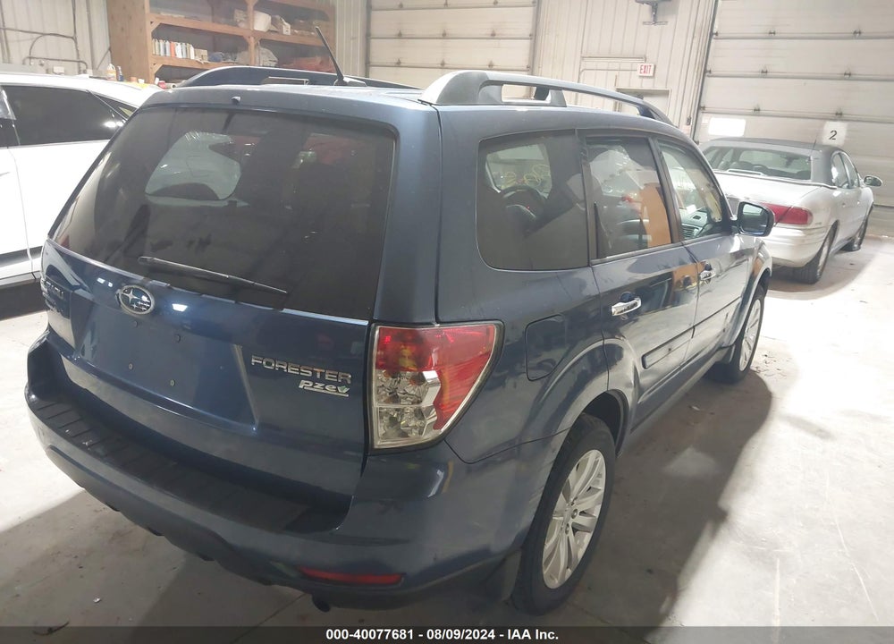 2013 SUBARU FORESTER 2.5X PREMIUM VIN: JF2SHADC0DH424752