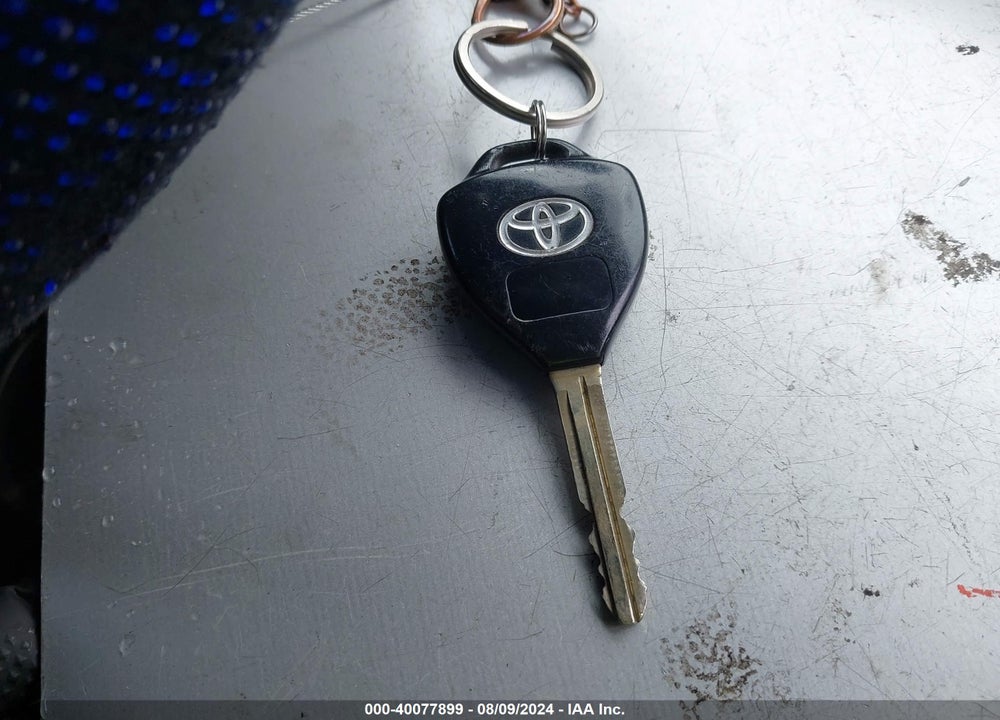 2006 TOYOTA RAV4 VIN: JTMBD33V865013550