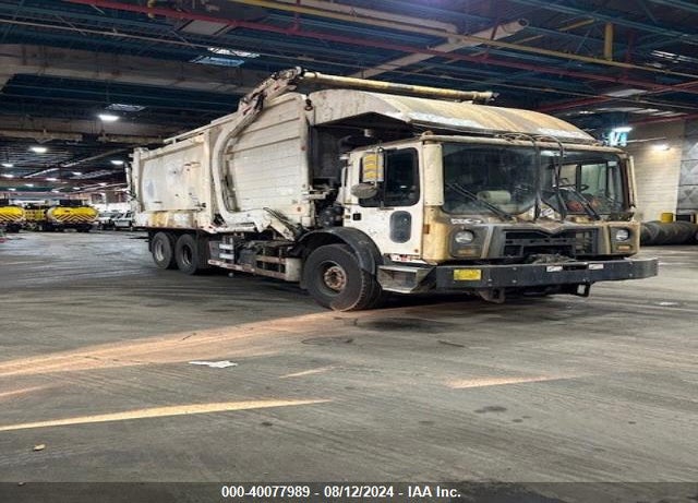 2016 MACK 600 MRU600 VIN: 1M2AV02C1GM014940