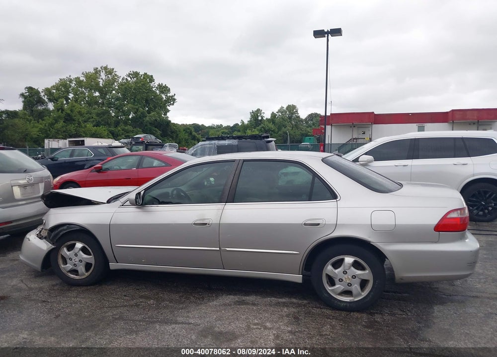 1998 HONDA ACCORD EX VIN: 1HGCG5653WA057063