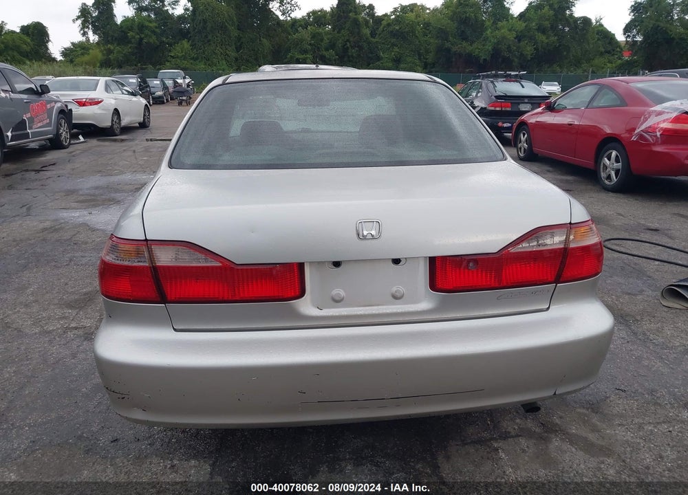1998 HONDA ACCORD EX VIN: 1HGCG5653WA057063