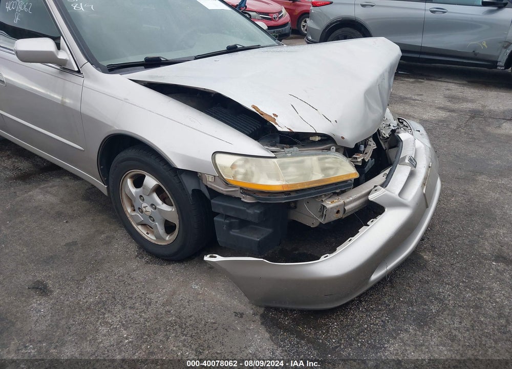 1998 HONDA ACCORD EX VIN: 1HGCG5653WA057063