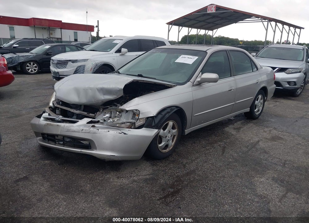 1998 HONDA ACCORD EX VIN: 1HGCG5653WA057063