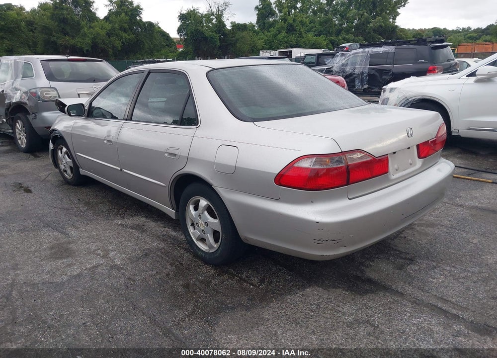 1998 HONDA ACCORD EX VIN: 1HGCG5653WA057063