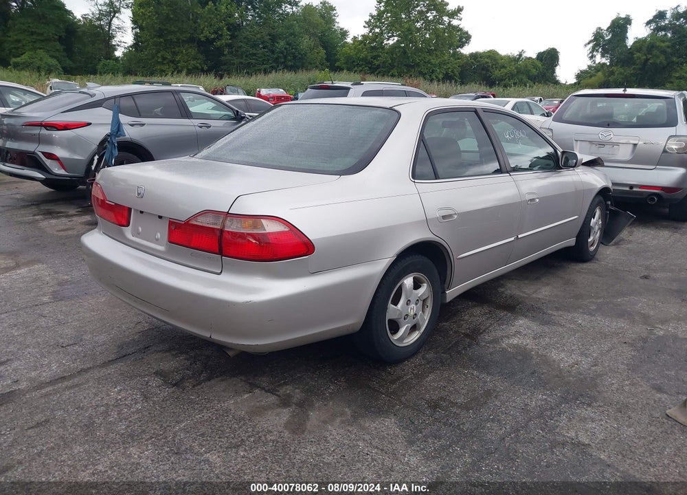 1998 HONDA ACCORD EX VIN: 1HGCG5653WA057063