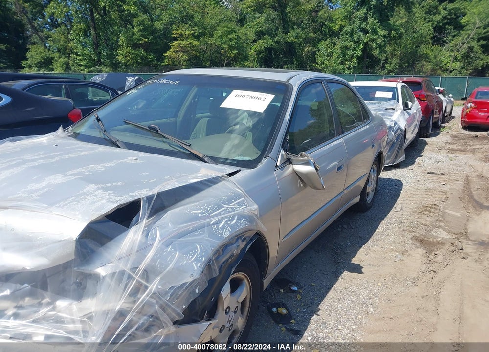 1998 HONDA ACCORD EX VIN: 1HGCG5653WA057063