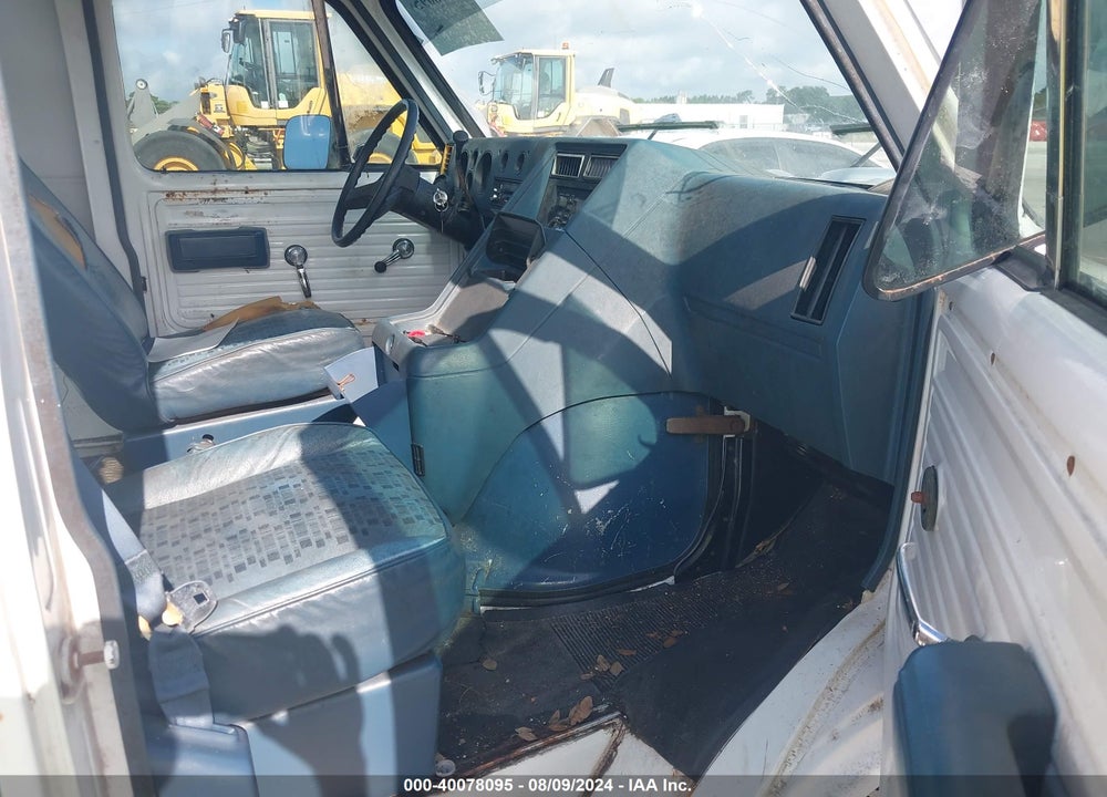 1991 CHEVROLET G20 VIN: 1GCEG25K1M7112813
