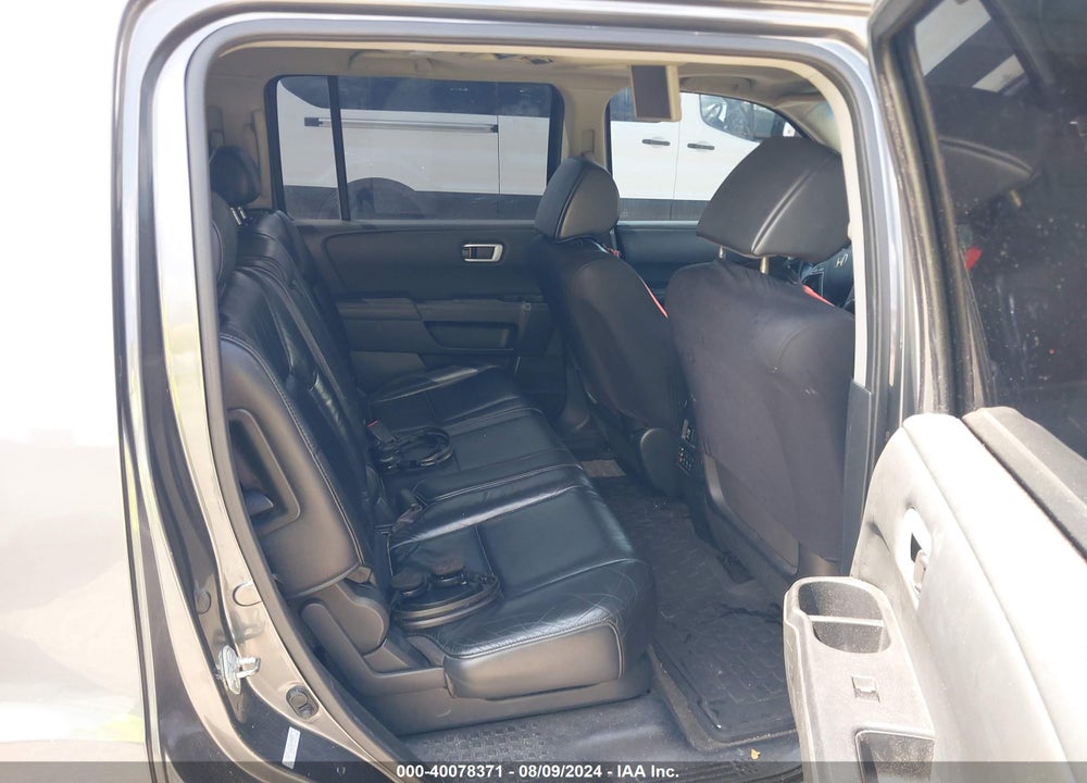 2011 HONDA PILOT EX-L VIN: 5FNYF4H62BB059895