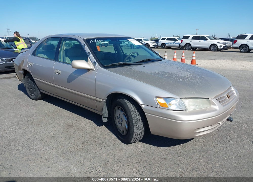 1997 TOYOTA CAMRY LE VIN: 4T1BG22K1VU094075