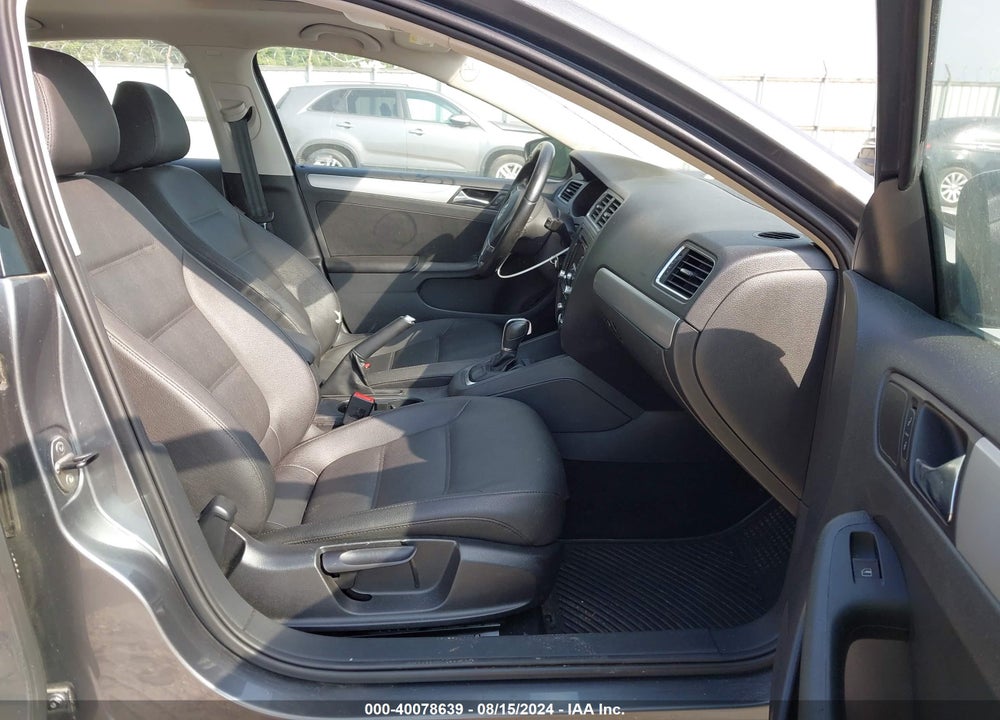 2011 VOLKSWAGEN JETTA 2.0L TDI VIN: 3VWLL7AJ9BM049781